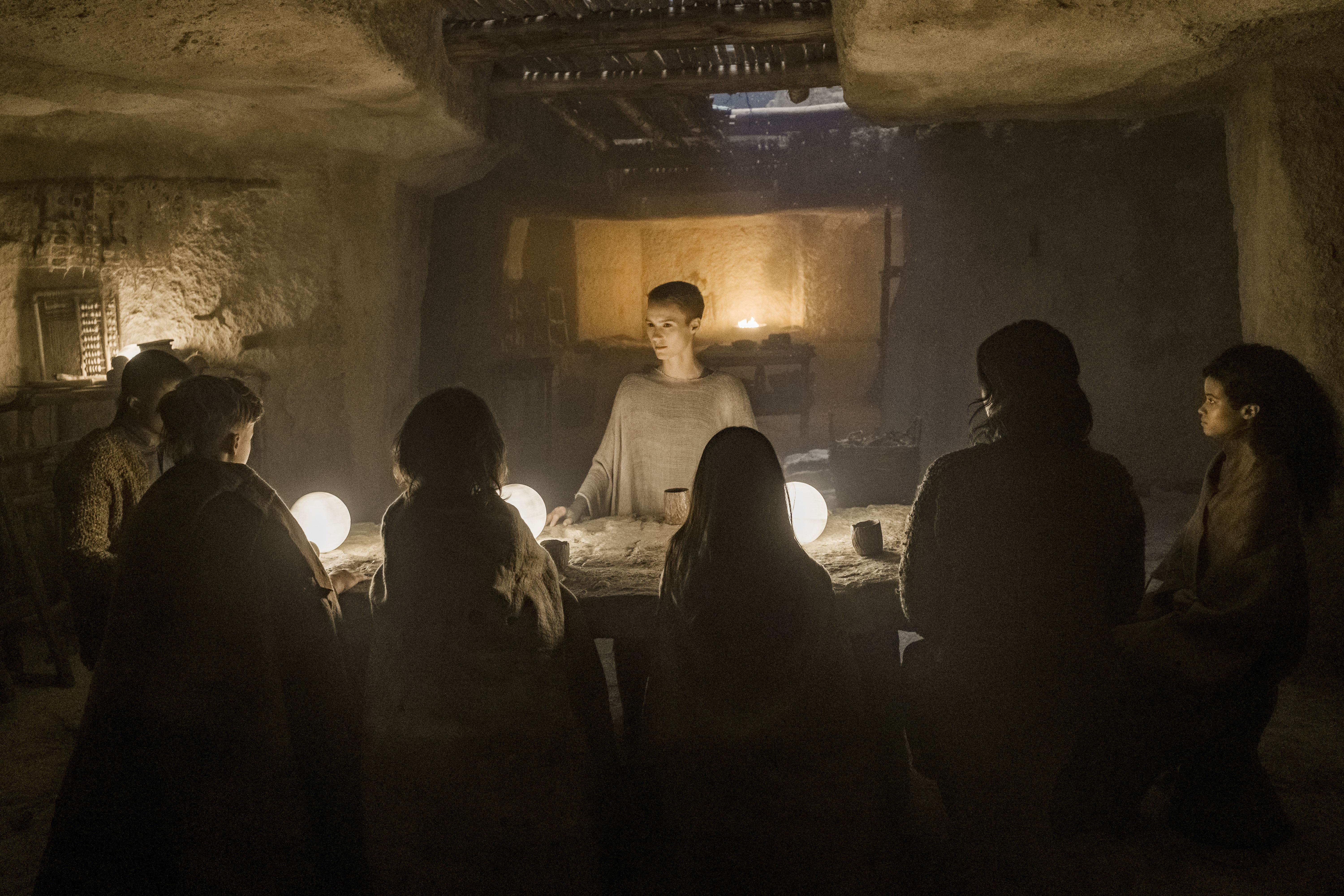 Anya beszél a gyerekekhez