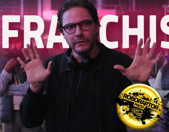 Daniel Brühl szuperhősfilmet rendez A franchise című sorozatban. Mi meg ráraktuk a Podcast logót.